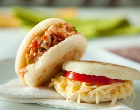 AREPA FARCIE AU POULET