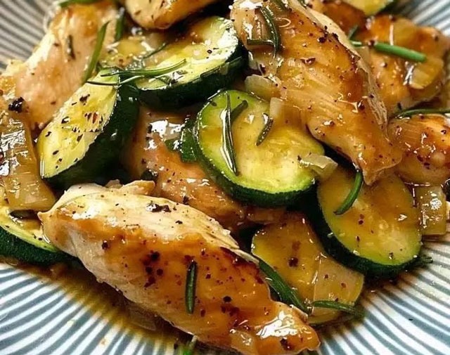 Sauté de Poulet Courgette à la Sauce Soja