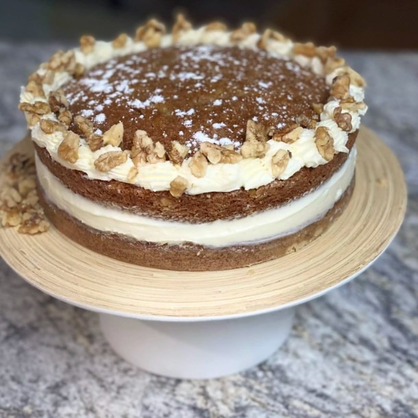 Gâteau aux carottes avec glaçage au fromage à la crème