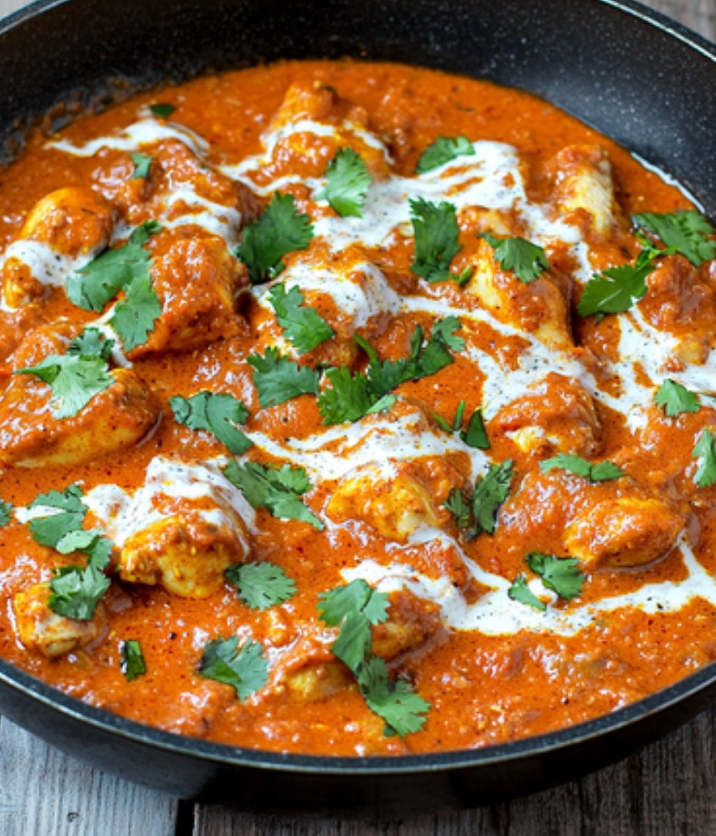 Poulet Tikka Masala : Un Curry Épicé et Crémeux à Souhait